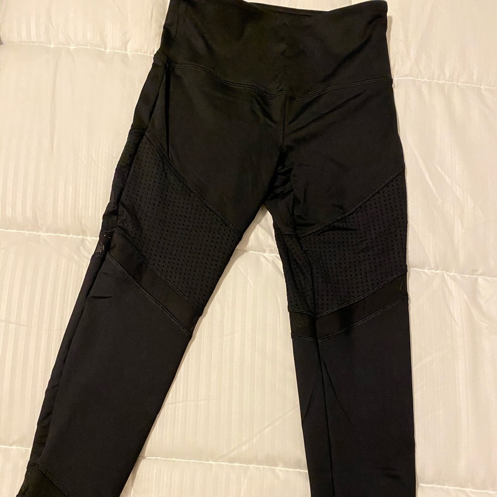 Black mesh workout leggings